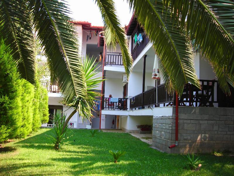 Pella House Studios & Apartments Pefkochori Exterior photo